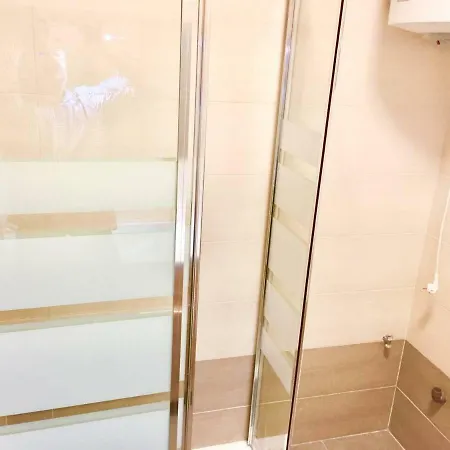 En Universidad Y Cerca De La Playa Daire Valensiya