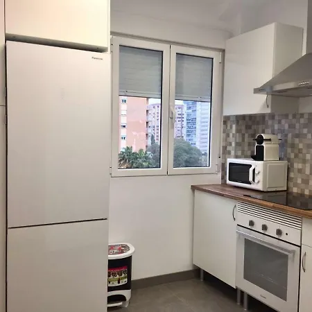 En Universidad Y Cerca De La Playa Daire *