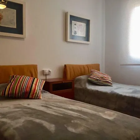 En Universidad Y Cerca De La Playa Daire