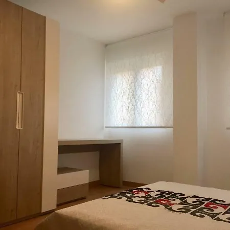 En Universidad Y Cerca De La Playa * Valensiya