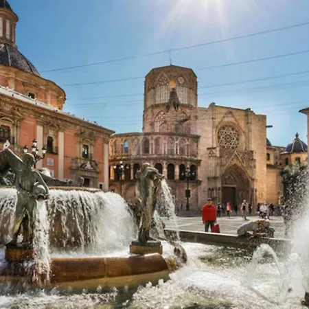 En Universidad Y Cerca De La Playa Daire Valensiya
